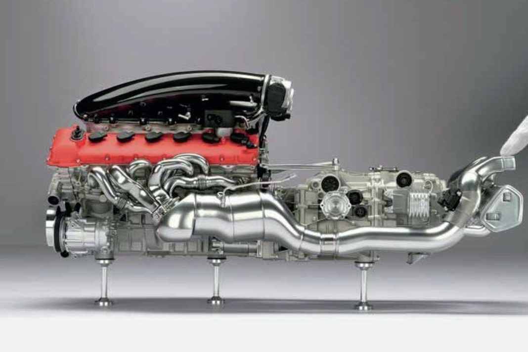 Ferrari SP3-V12-Motor von Amalgam in 1:4 - Bella Macchina