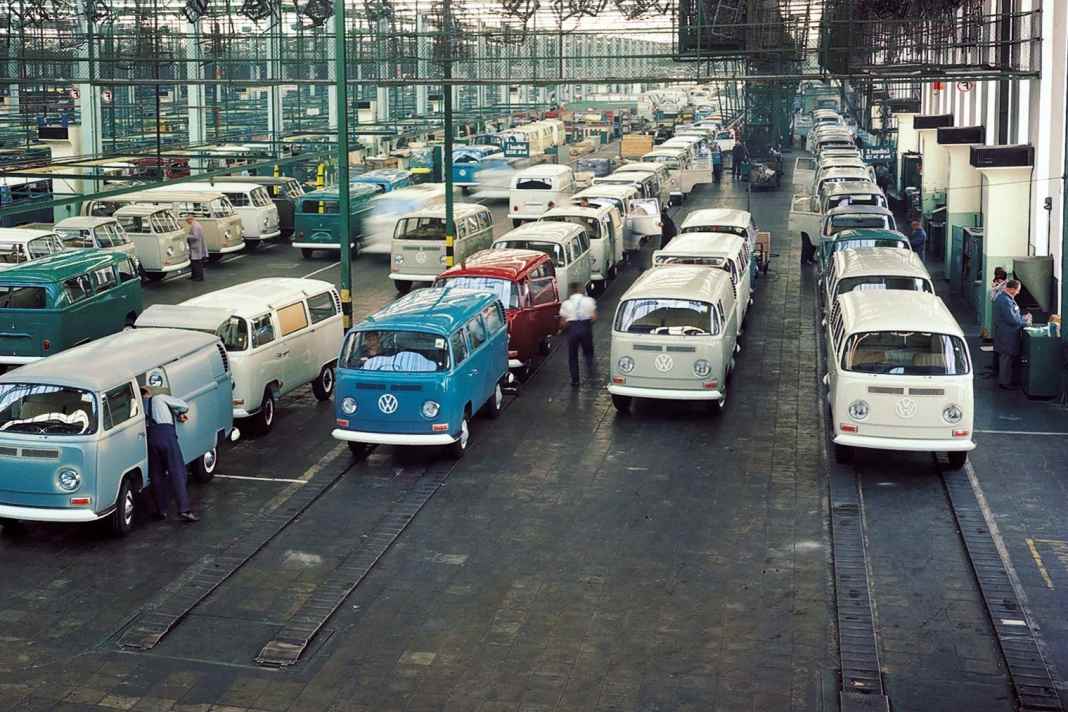 Drei Die-Cast-Bullis des VW T2 von Schuco in 1:18 – Dreimal T2