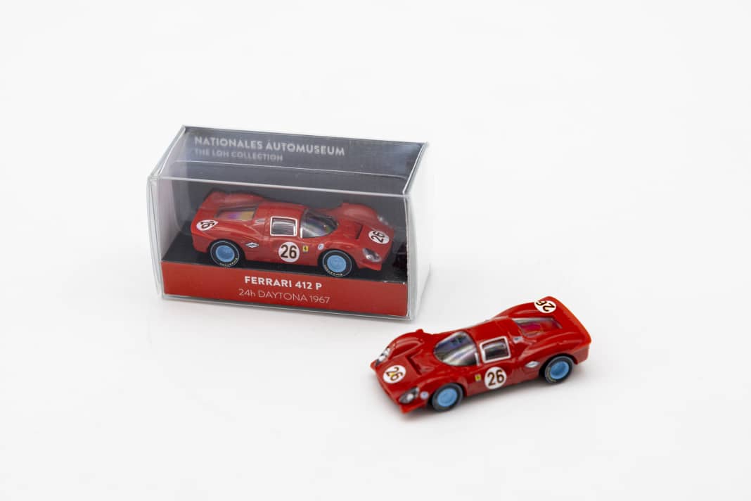 Diese beiden Hammer-Ferrari von Wiking für das NAM starten in H0 durch!