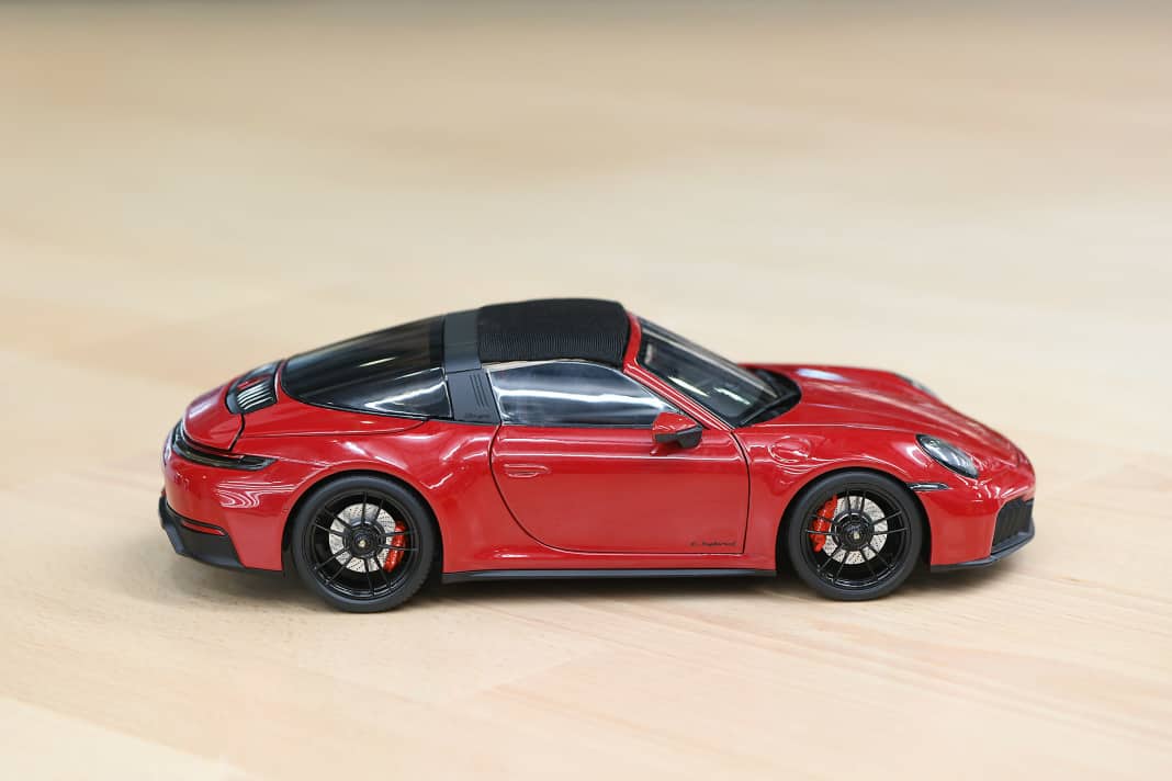‘26 Porsche 911 (992.2) Targa GTS von Minichamps in 1:18 – Das klappt