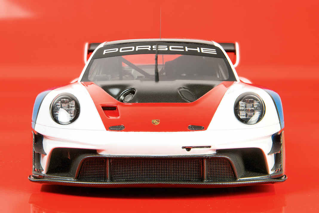 ‘23 Porsche 911 GT3 R rennsport von Spark in 1:18 – Grenzenlos