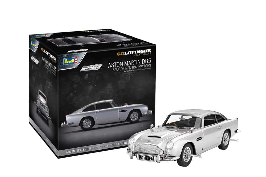 Der neue Bond kommt bei Revell als Adventskalender mit DB5 in 1:24