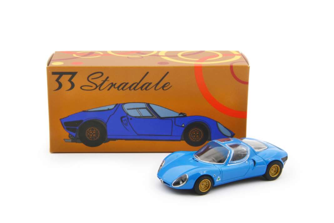 Laudoracing Model liefert Alfa Romeo Tipo 33 Stradale in 1:64.