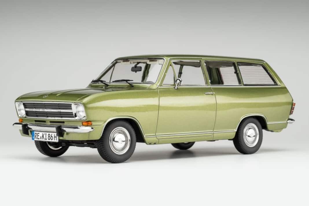 Opel Kadett B Caravan startet als 1:18-Kombi mit Die-Cast-Karosserie