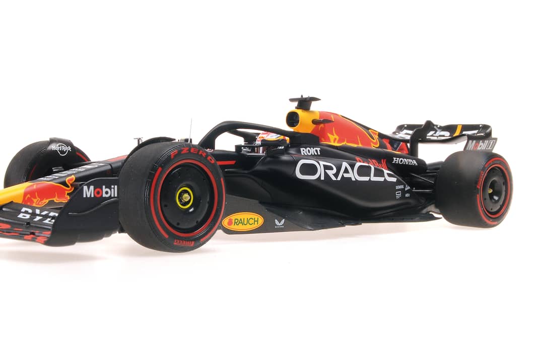 Minichamps liefert fein gemachtes Red-Bull-Duo in 1:18 aus