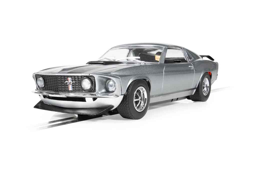 John Wicks Mustang flitzt in 1:32 dank Scalextric über die Rennbahn