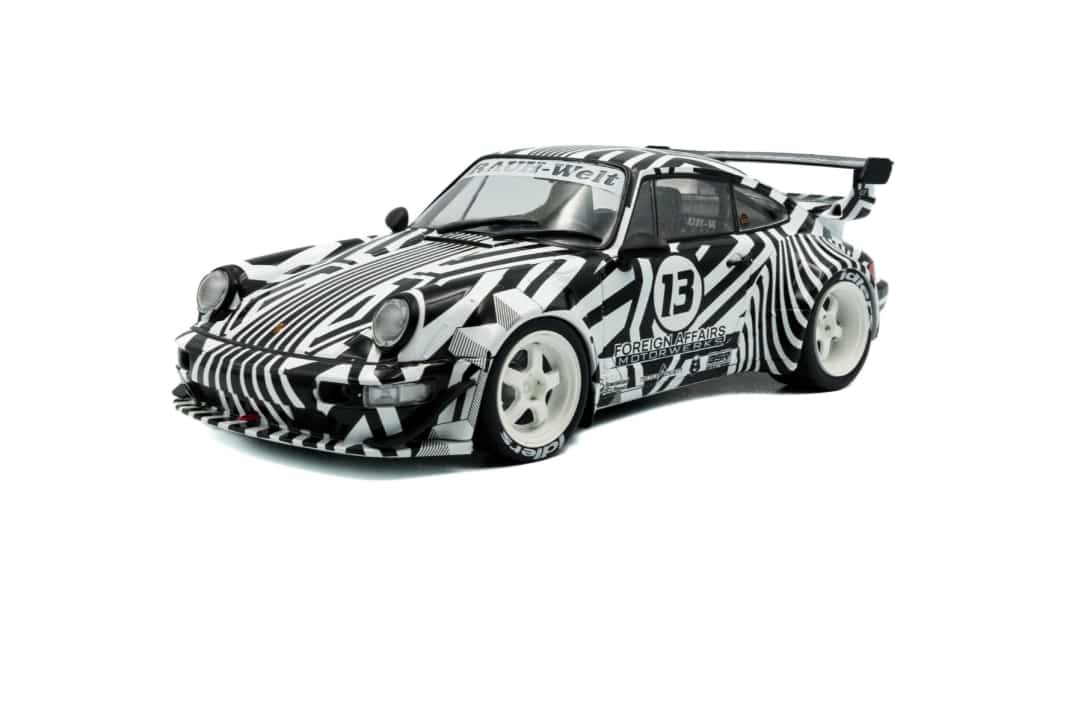 Solido lässt das RWB-Zebra in 1:18 wiehern – auf Porsche-911-Basis.