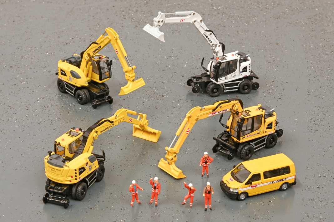 Liebherr A 922 Rail von Schuco - Fantastische 4