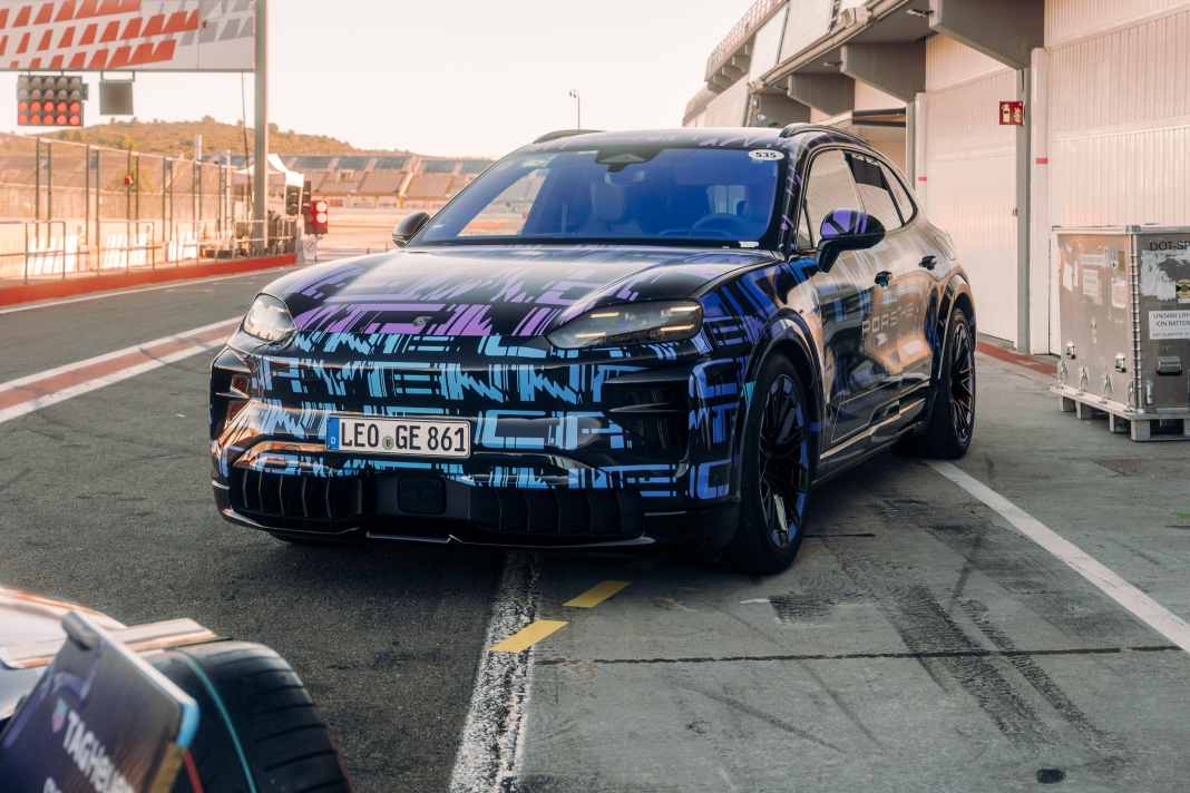 Porsche 99X Electric trägt Cayenne-Tarnlook