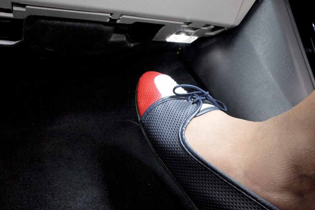 Fußraumbeleuchtung nachrüsten - Es werde Licht!