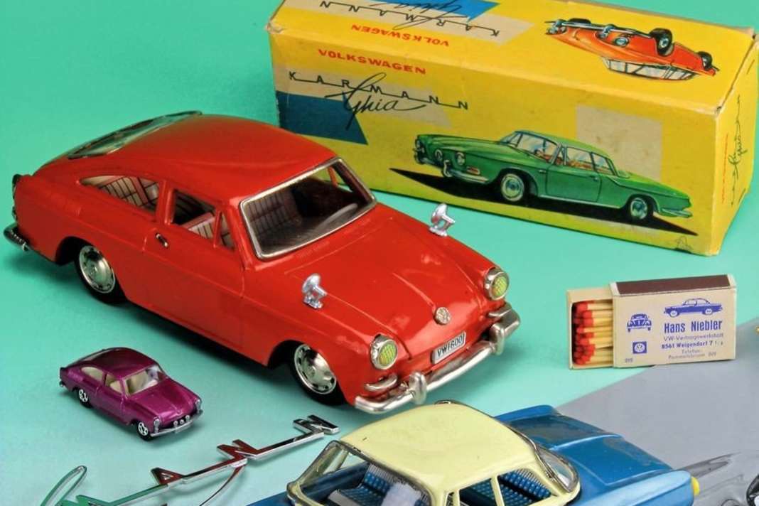 Blech-Miniaturen aus Japan - Große Wagen
