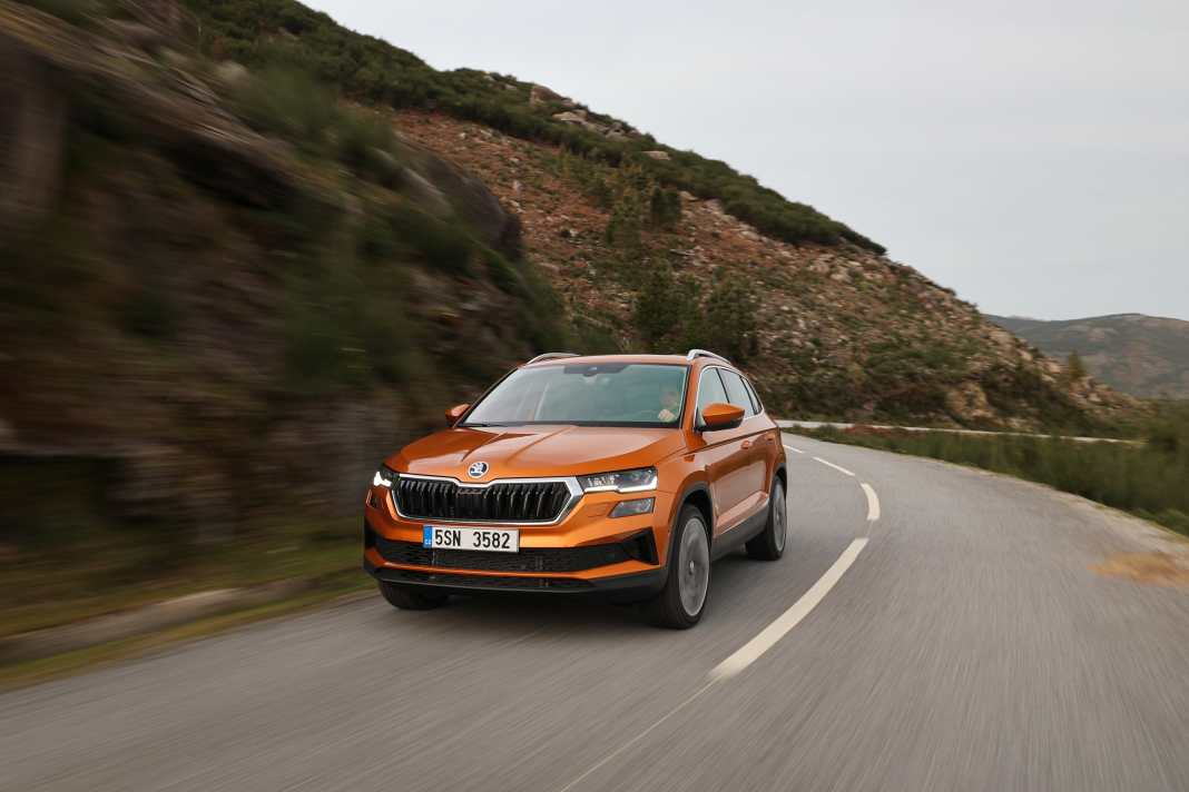 Skoda Elroq 85 fordert Skoda Karoq 1.5 TSI heraus