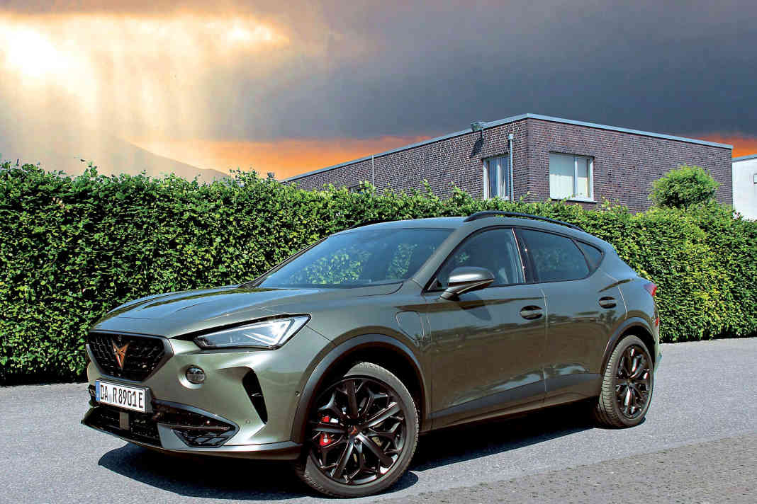 Cupra Formentor | VZ 1.4 E-Hybrid Tribe Edition - Gewitterstimmung