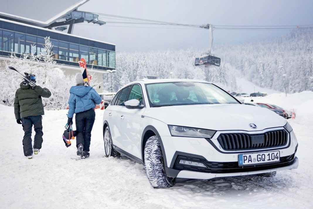 Kombis im Schnee-Gestöber