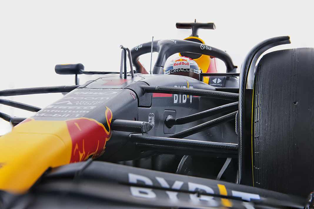 ‘23 Red Bull Racing-Honda RB19 Max Verstappen von Minichamps in 1:12 – Das Bulletin