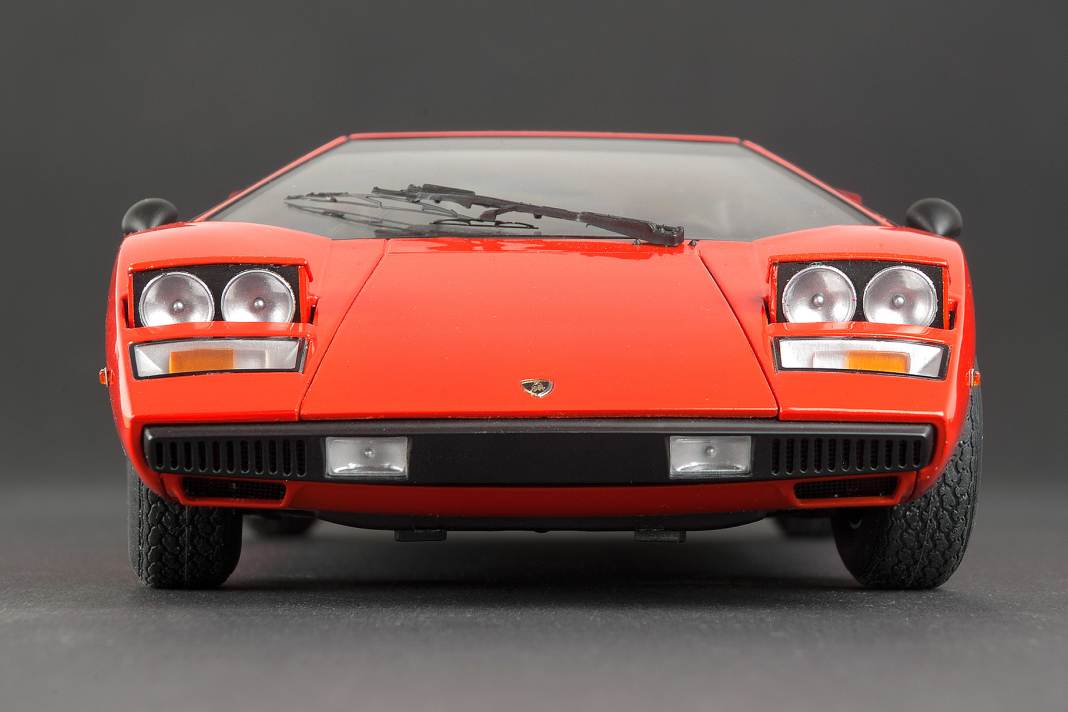 ‘74 Lamborghini LP 400 von Autoart in 1:18 – Der Keiler