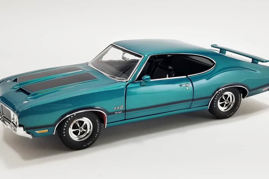 ACME Die Cast bringt Oldsmobile im Sammlergrün als 1:18er