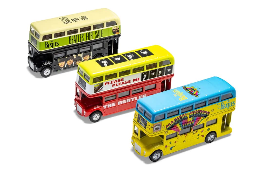 Yeah! Yeah! Corgi macht London-Busse in 1:76, bei denen echt Musik drin ist
