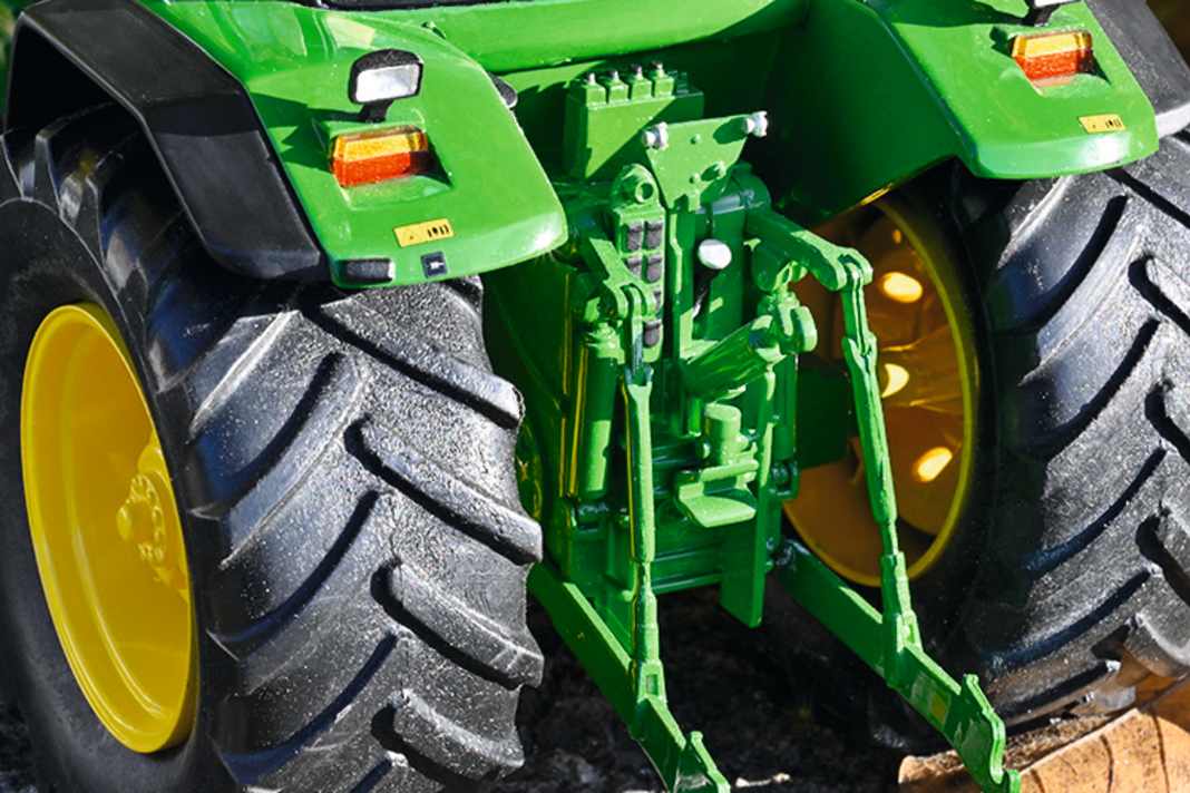 John-Deere-Duo von Schuco in 1:32 & 1:18 - Oh my Deere!