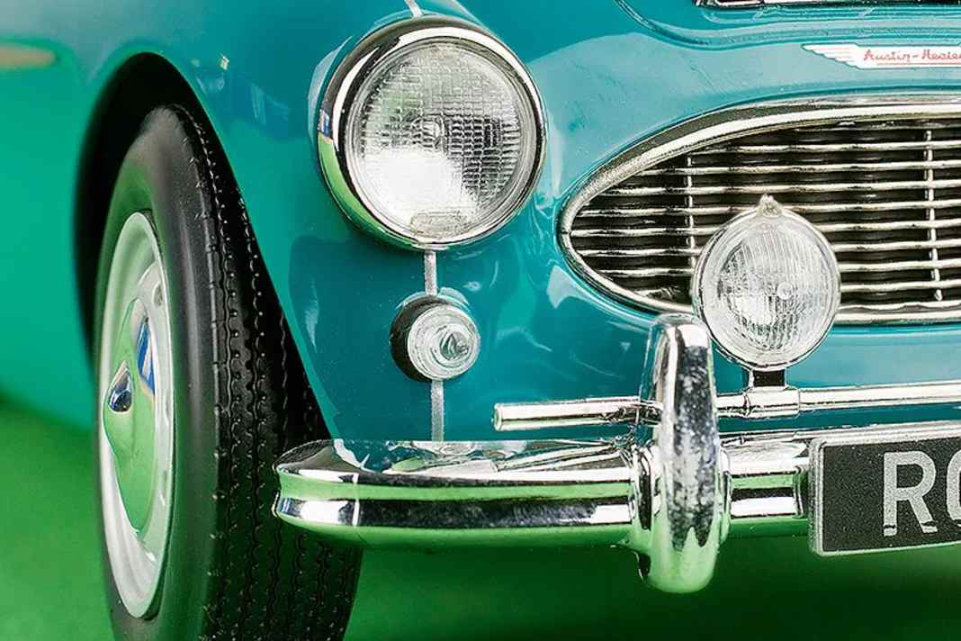 Austin-Healey 3000 Mk I und Mk II von Norev in 1:18