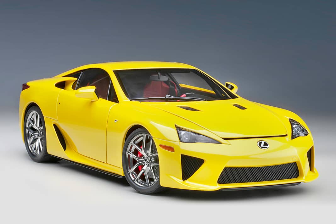 ’10 Lexus LFA von Autoart in 1:18