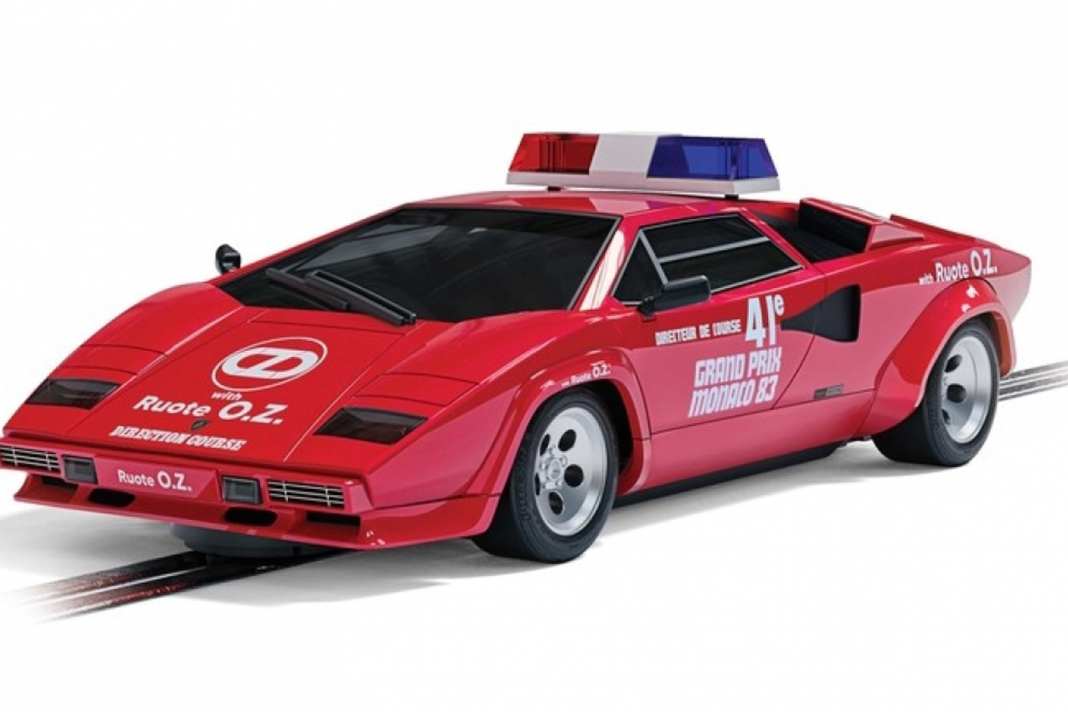 Scalextric bringt drei neue Lamborghini für die Autorennbahn in 1:32 und 1:64