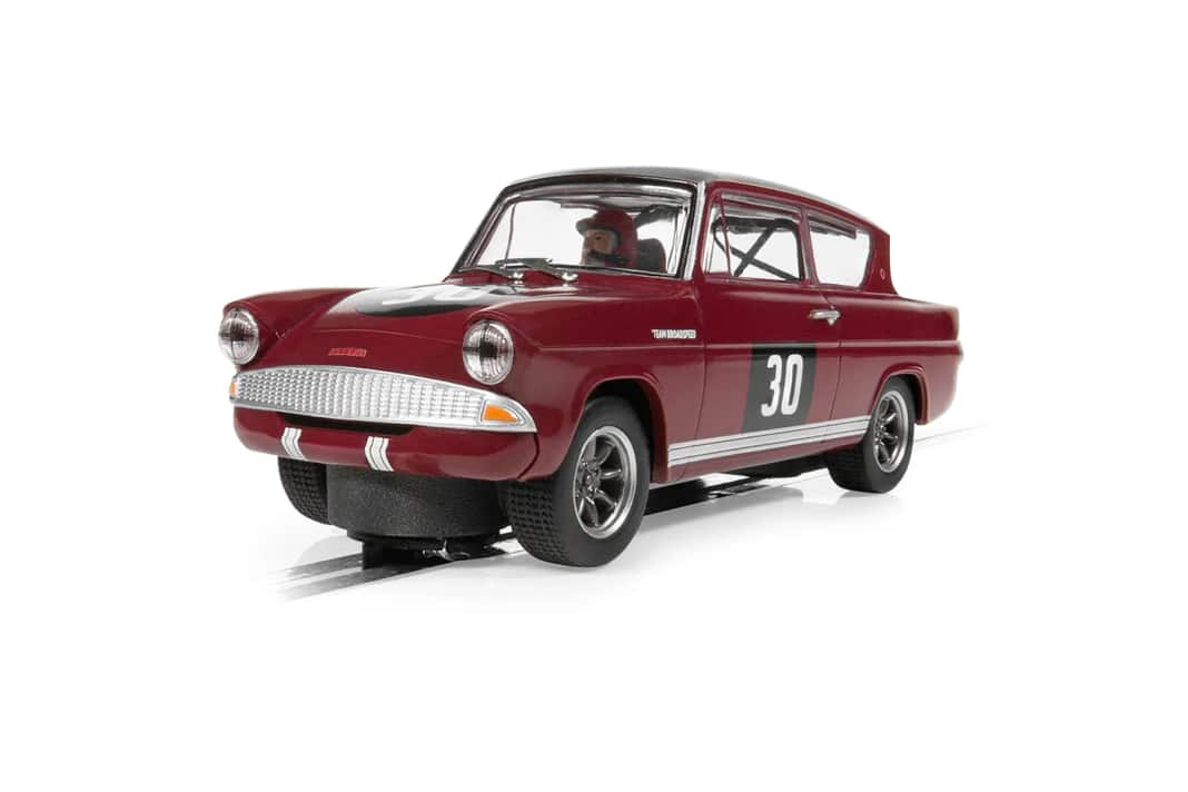 Scalextric bringt GTI und Ford Anglia in 1:32