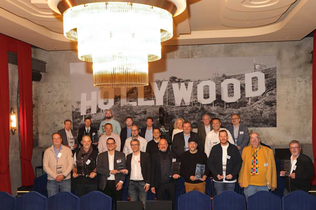 Preisverleihung der Leserwahl zum Modellfahrzeug des Jahres 2024 - Hollywood-reif