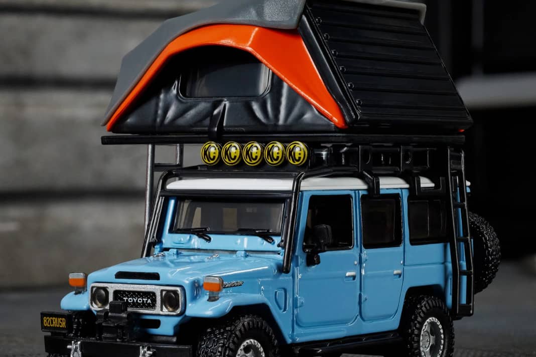 Hot Wheels Elite 64 bringt Weltenbummler-Toyota in 1:64