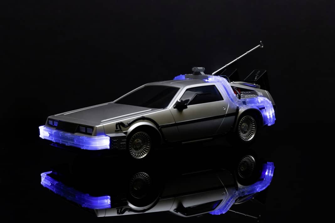 Jada Toys driftet “Zurück in die Zukunft” mit diesem RC-Modell des De Lorean in 1:16