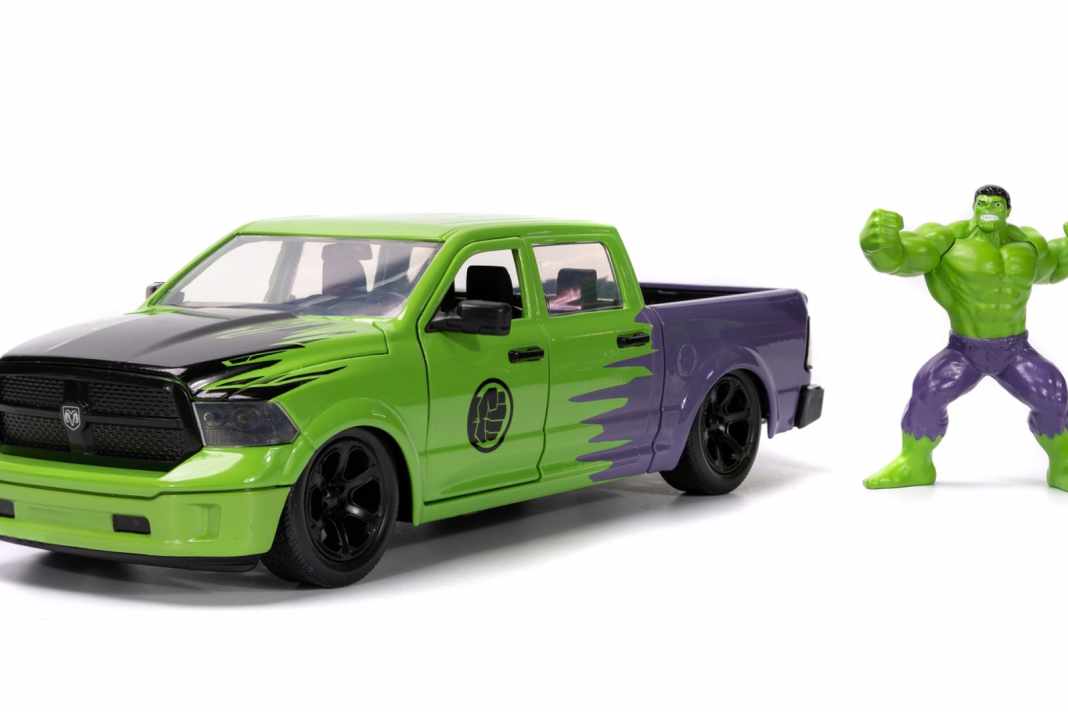 Der Dodge Ram hat bei Jada in 1:24 den Hulk im Nacken