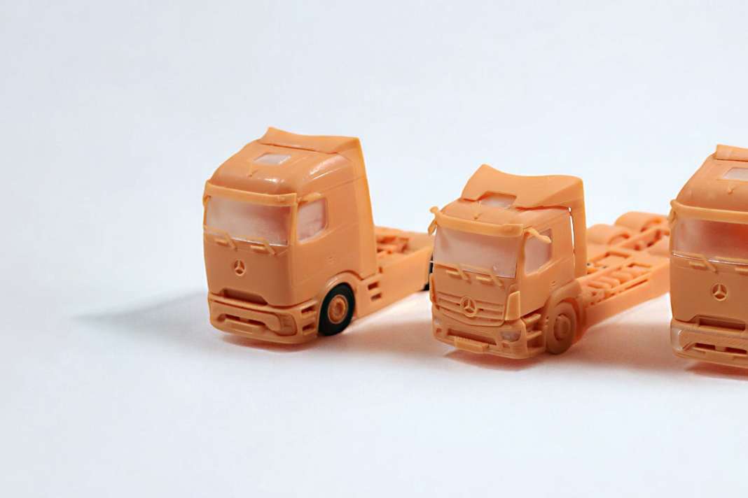 Mercedes-Benz eActros 300 und 600 von NZG in 1:50 - Unter Strom