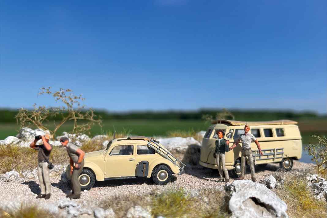 VW Käfer & VW Bus „Quer durch Afrika“ in 1:43 & 1:87 – Wüste Brüder