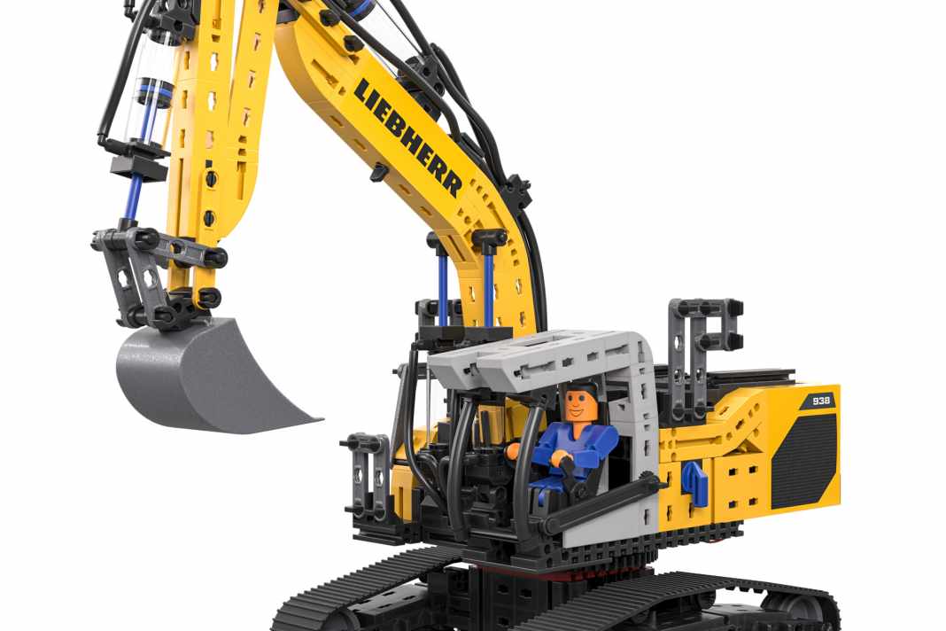 Baumaschine als Kit – Fischertechnik baut Liebherr R 938 in 1:20