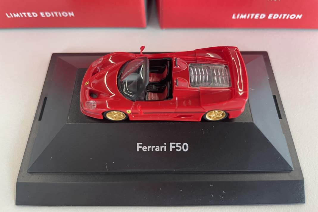 Beim NAM parken neue Herpa-F50 in 1:87