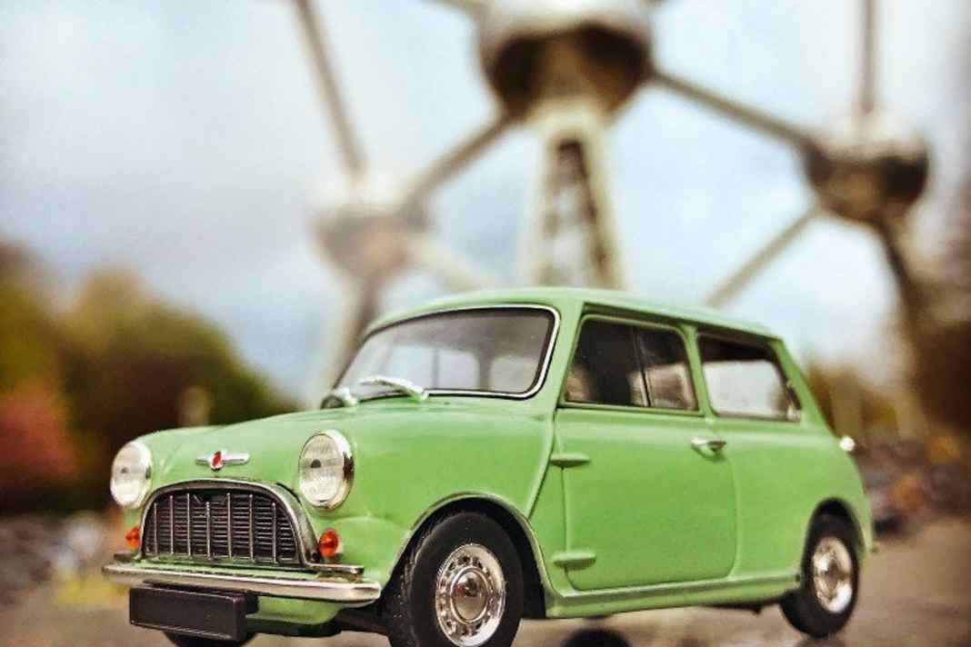 Austin Mini von Minichamps in 1:43 – Kernspaltung