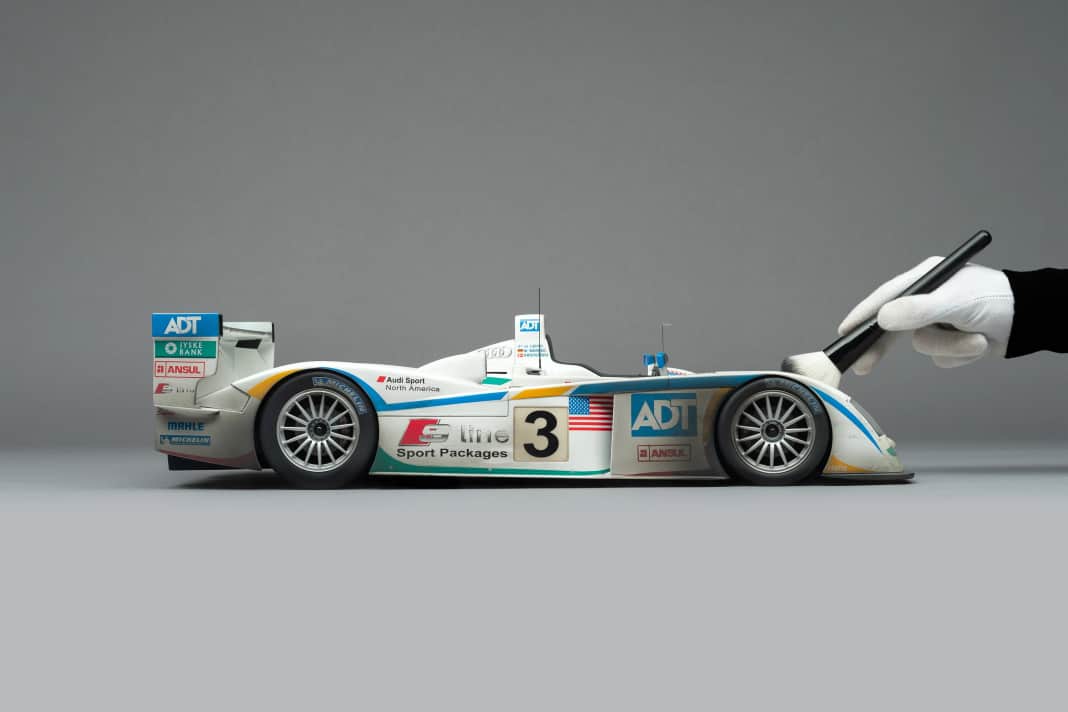 Dem Audi Le-Mans-Sieger von 2005 geht es bei Amalgam in 1:8 echt dreckig!
