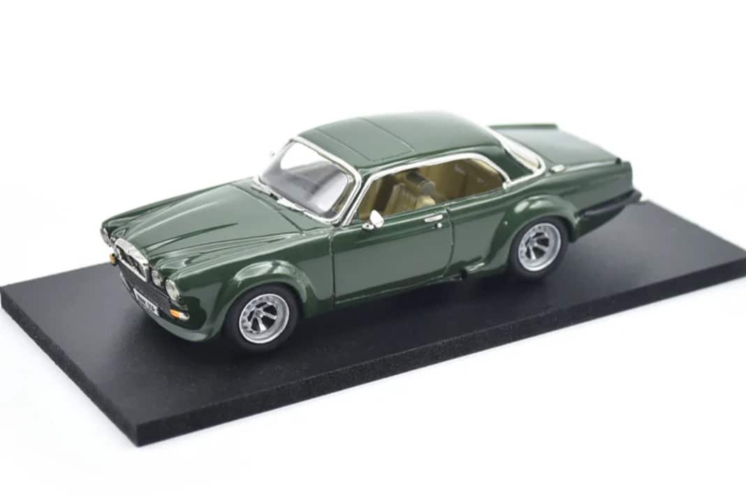 Bei Brooklin Models gibt es den Jaguar XJ 12 als Coupé von John Steed in 1:43
