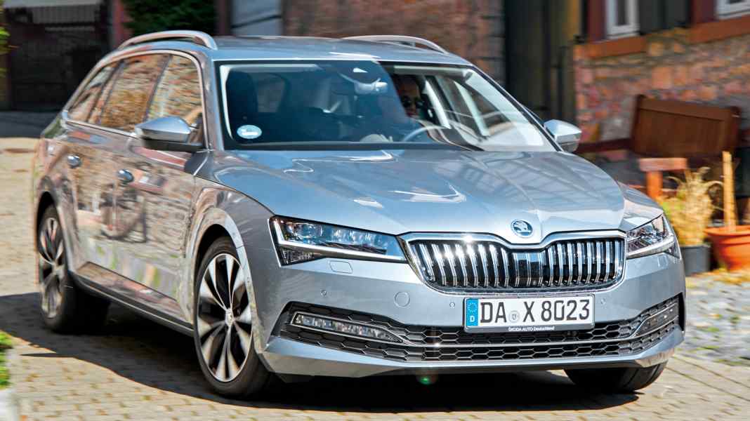 Skoda Superb Combi 2.0 TDI DSG: Erster Klasse reisen