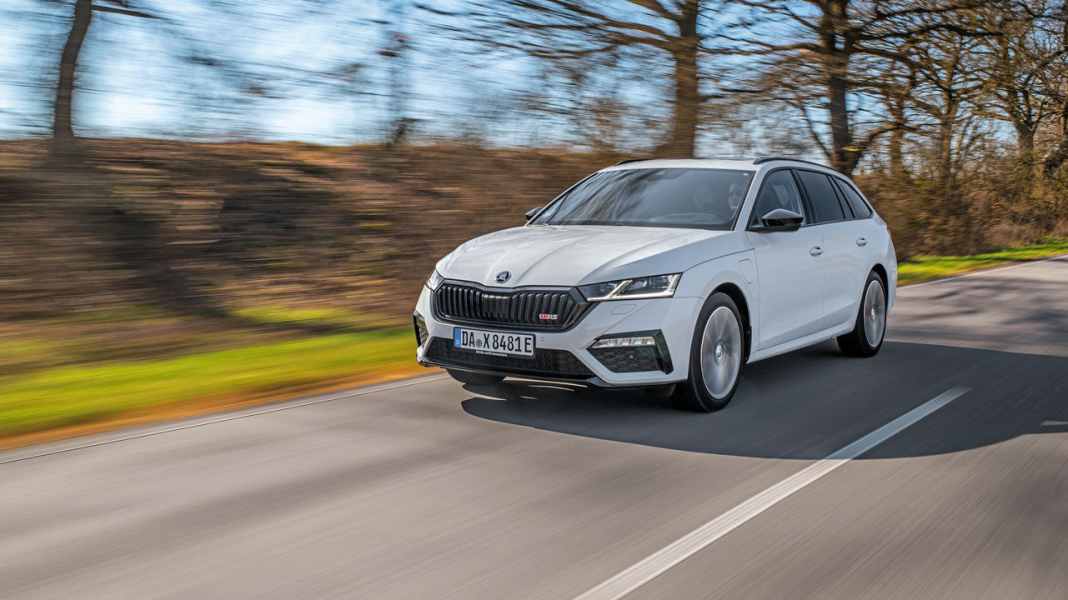 Test: Skoda Octavia Combi RS iV - Stromaufwärts