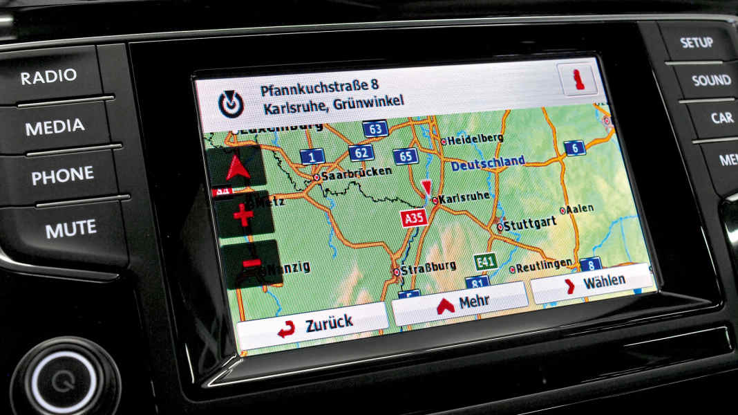 Bauplan: Nachrüst-Navi von Axion - Navi undercover