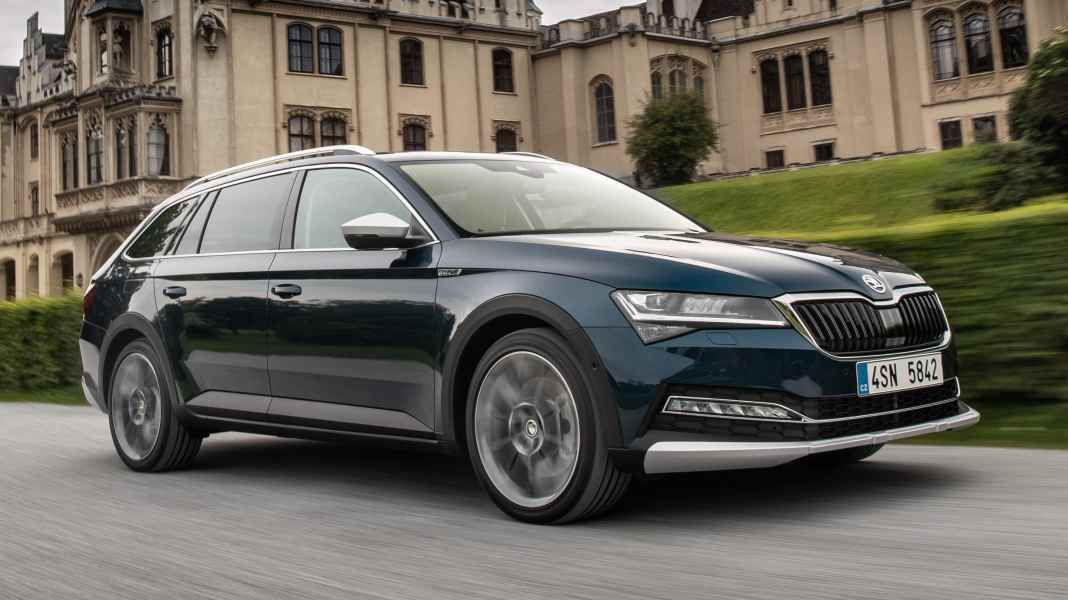 Limitiertes Sondermodell feiert Bestellstart: der Škoda Superb Combi Scout Final Edition