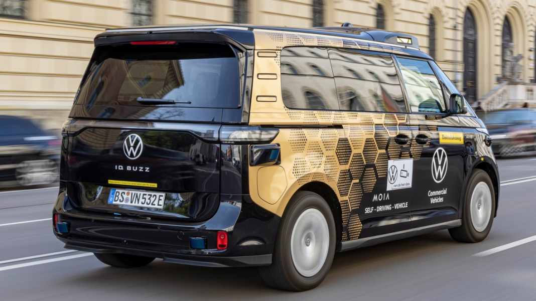 Volkswagen Nutzfahrzeuge testet autonomes Fahren in München erstmals mit Fahrgästen