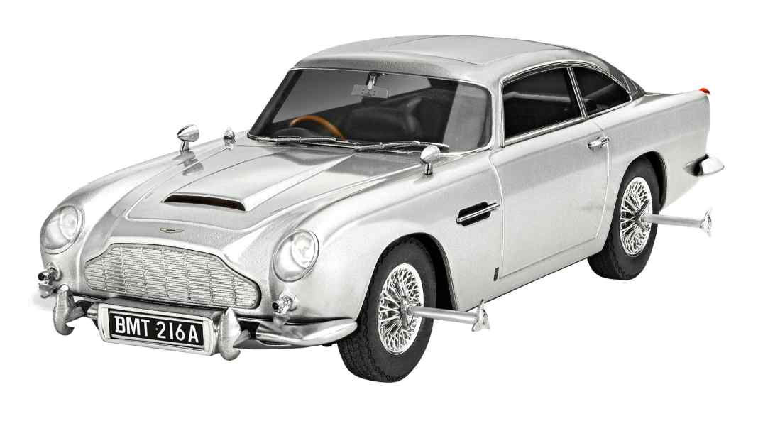 Revell baut Bond-Aston-Martin als Kit mit vielen 007-Gimmicks in 1:24