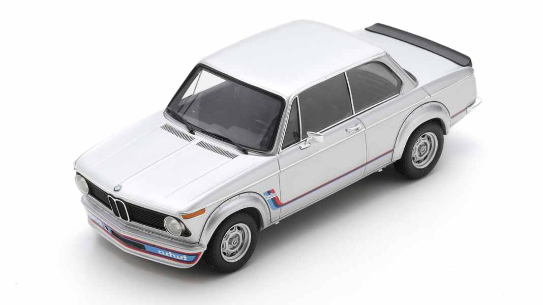 Spark kann es auch zivil, wie zwei BMW und ein Mini in 1:43 und 1:18 beweisen