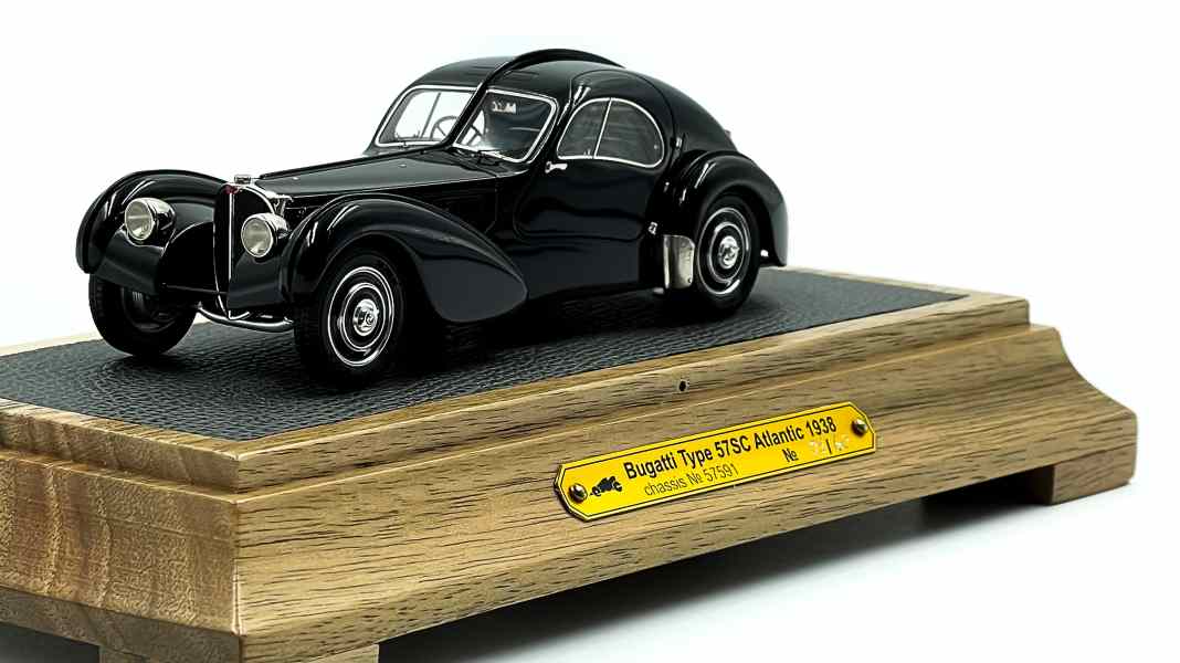 EMC stellt den ultimativen Bugatti Atlantic 57 SC vor, in der Version von Ralph Lauren