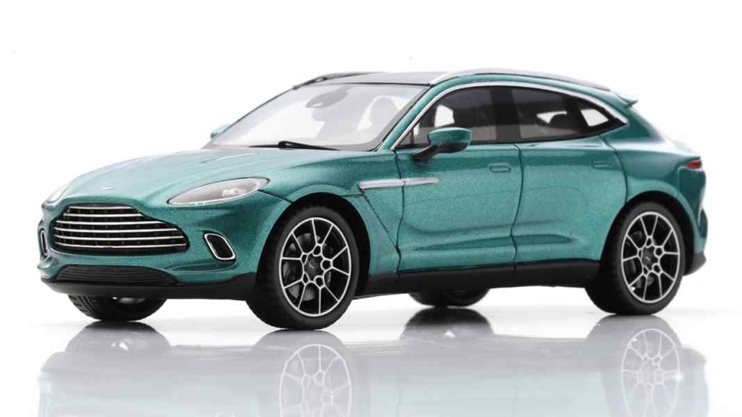 Agent X: Schuco bringt in 1:43 den Aston Martin DBX, den Spark aus Resine baut