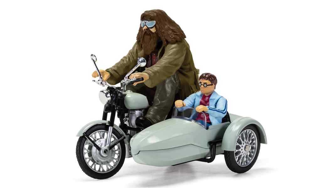Corgi sattelt Hagrids Gespann und der nimmt Harry Potter auf die Reise mit