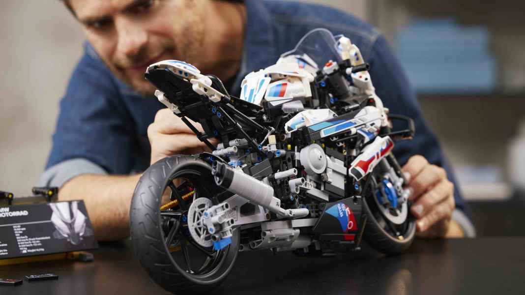 Der BMW Blockbuster: Lego bringt die heiße BMW M 1100 RR in der Technic-Serie