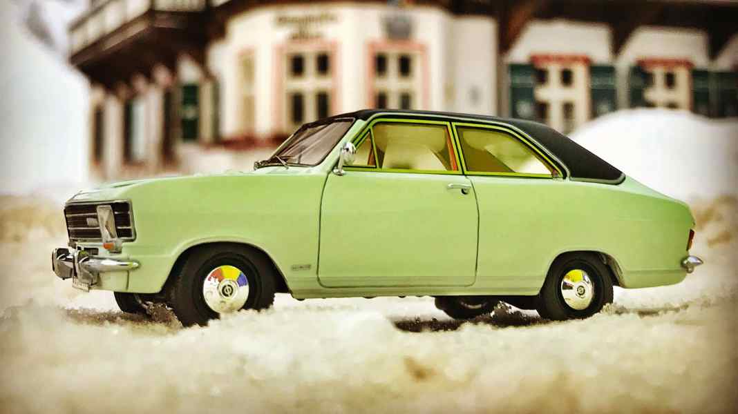 Mit mehr Lametta: ’67 Opel Olympia A von Neo Scale in 1:43